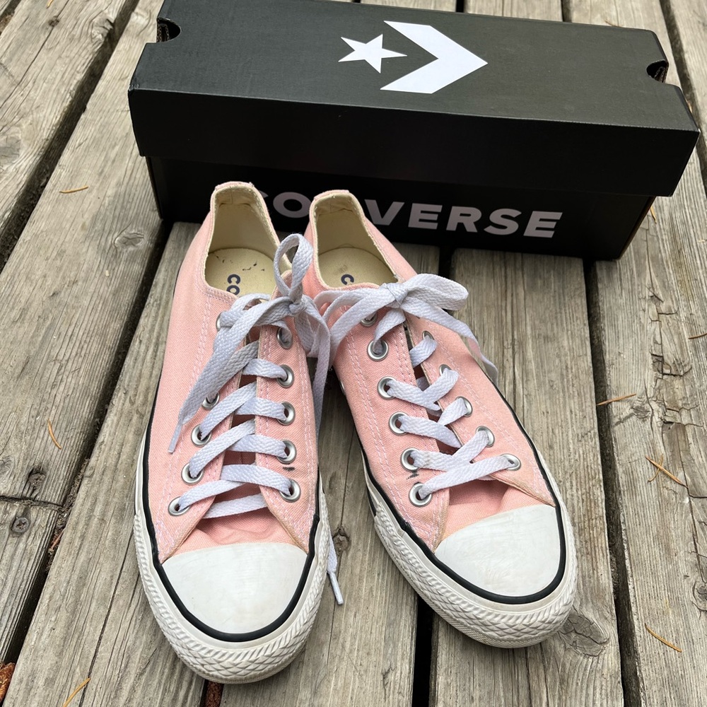 Women’s Pink Converse